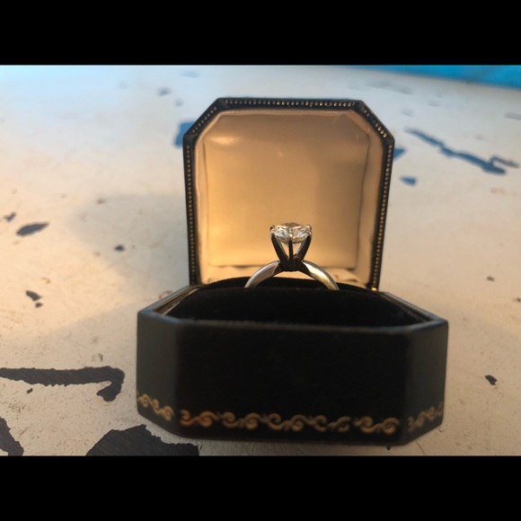 Solitaire diamond ring - Picture 2 of 7